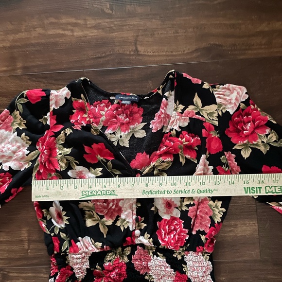 American Eagle XS Floral Red Pink Black Boho Crop Top Blouse - Picture 9 of 10